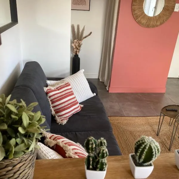 Les Mirandelles - vue/accès lac，位于勒伯吉特杜拉克的酒店