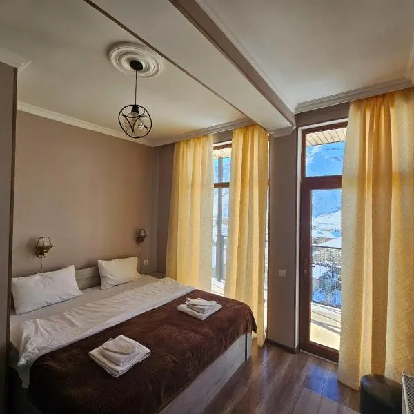DISCOVER KAZBEGi HOTEL, hotel in Kazbegi