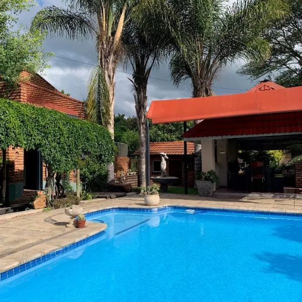 Bougain Villa Guest House, hotel en Polokwane