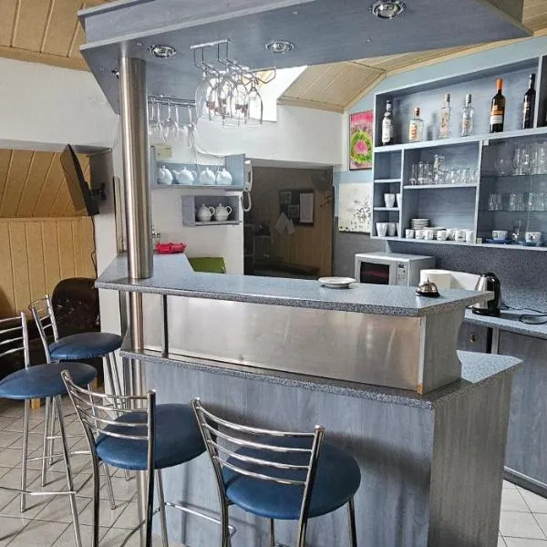 Ubytovanie u Vlka, hotel v destinaci Ľubotice