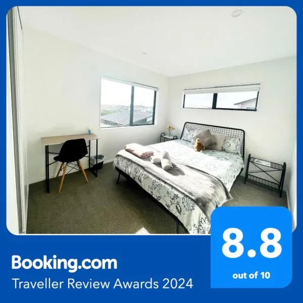 A&J Queen bedroom-Quiet and brand new with reserve view, hotel in Papakura