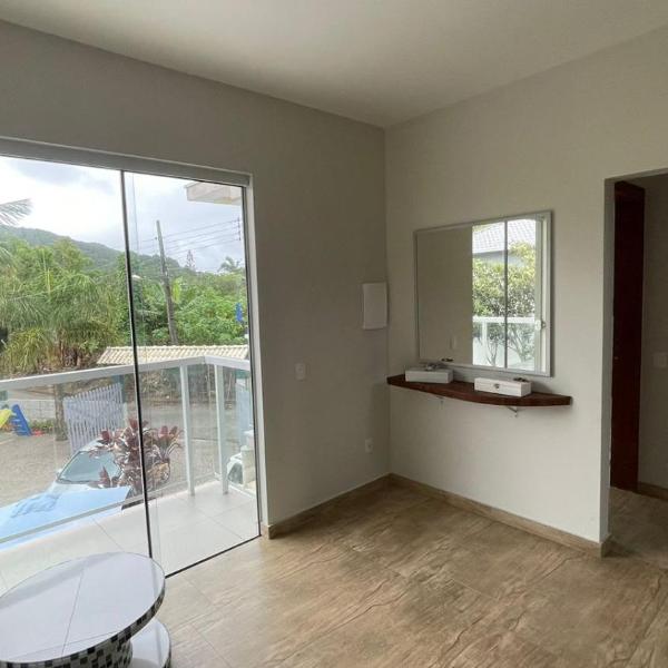 Linda casa triplex 50 metros do mar - Foto 4