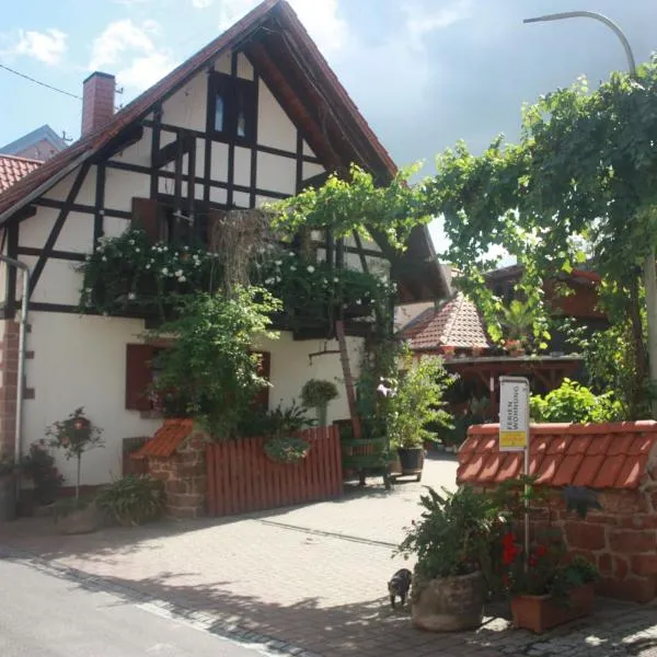 Ferienwohnung Familie Westermann, hotel v destinaci Kapellen-Drusweiler