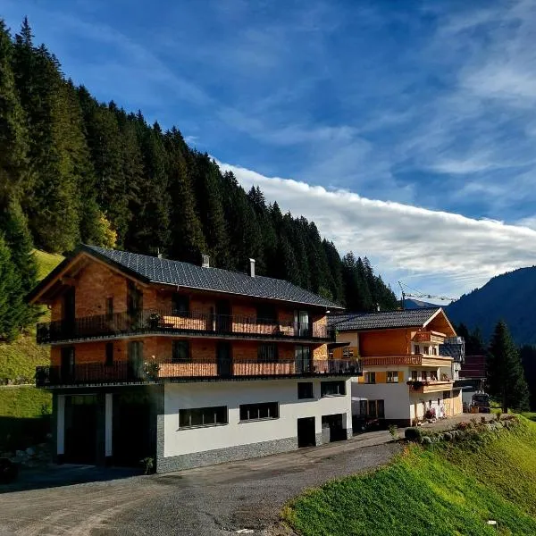Haus Margrith Alpenblick Appartements, hotel v destinaci Damuls