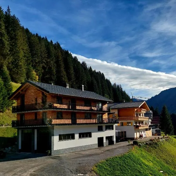 Haus Margrith Alpenblick Appartements, hotel em Damuls