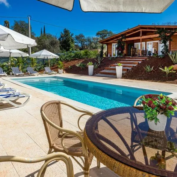 Design Chalet in Albufeira With Private Pool, khách sạn ở Albufeira