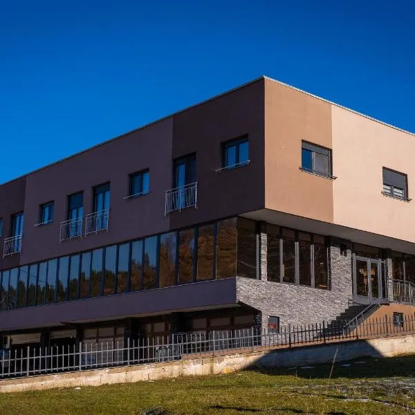Ema, Asja, Eda Apartments, hotel in Zenica