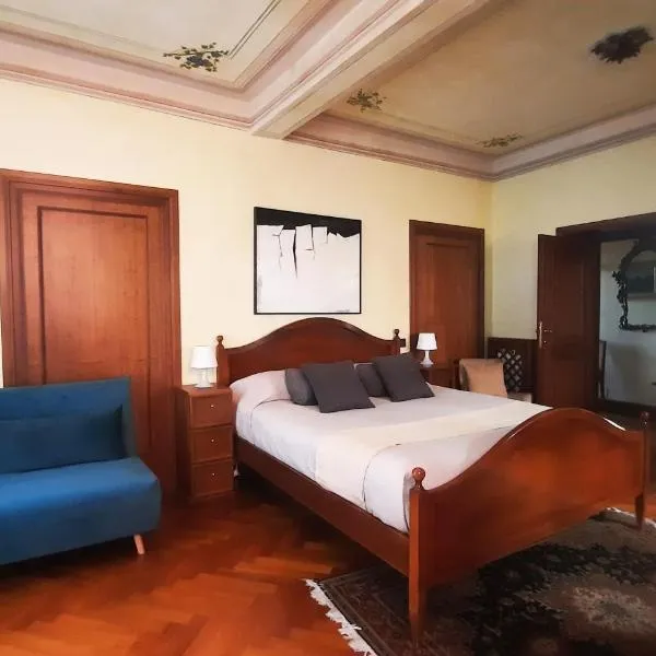 Ecco Marino Casa Vacanze, hotel v destinaci Marino