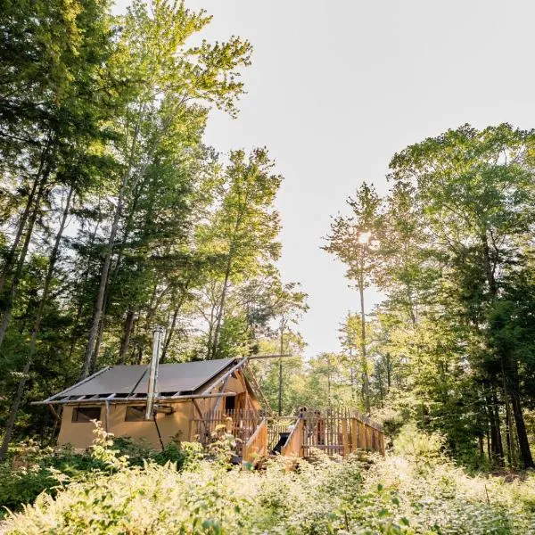 Huttopia Adirondacks, ξενοδοχείο σε Lake Luzerne