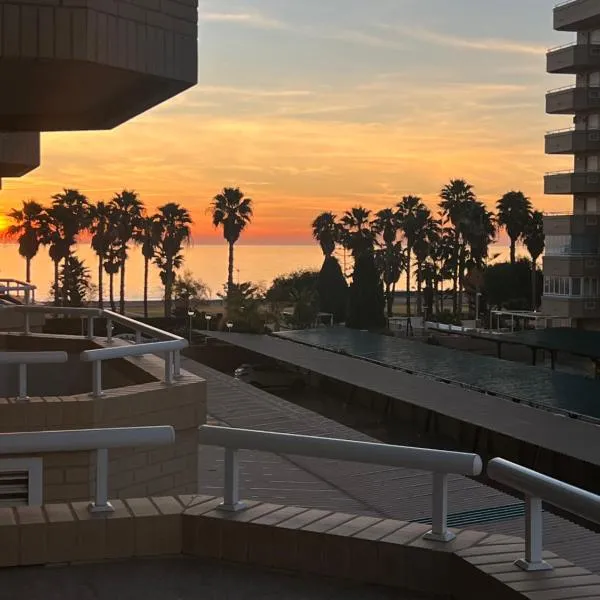 Apartamento con vistas al mar Cala Blanca II, hotel v mestu Oropesa del Mar