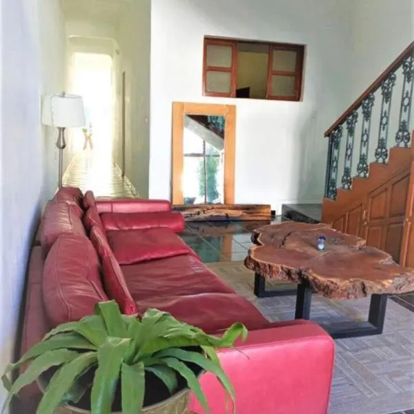 Comoda habitacion con baño privado morelos 18, hotel a Querétaro