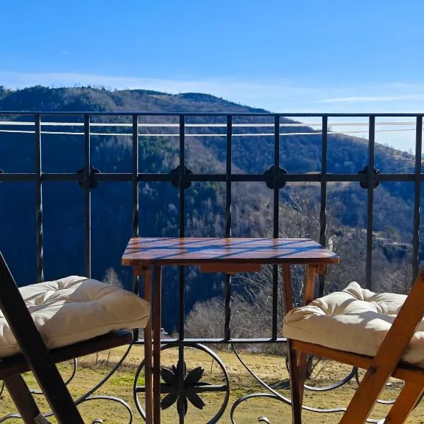 Can Taxo, hotel in Molló