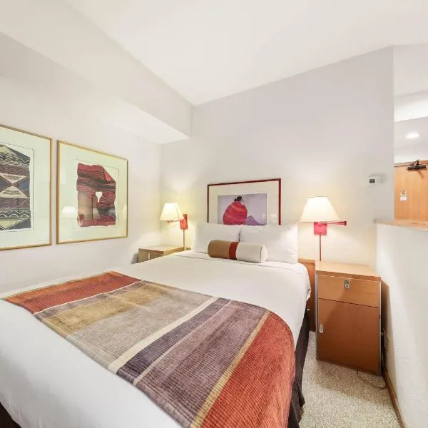 Palisades Tahoe Lodge Rentals Studio #234, hotel i Olympic Valley