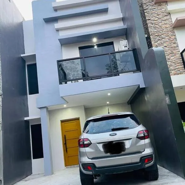 Cozy 2 storey fully furnished house., hotel in Davao City