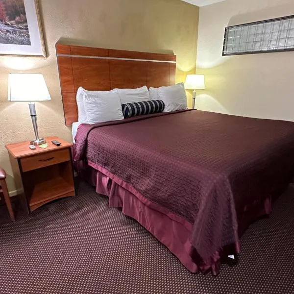 Economy Inn, hotel in Garnett