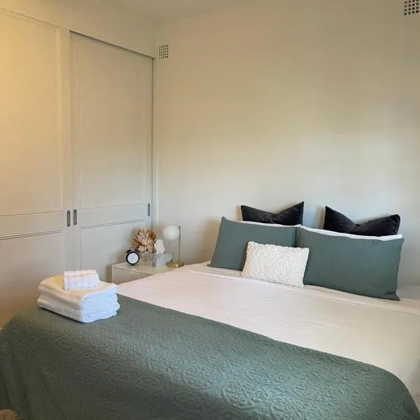 Charming & Cozy 2BR Cottage, hotel a Blacktown