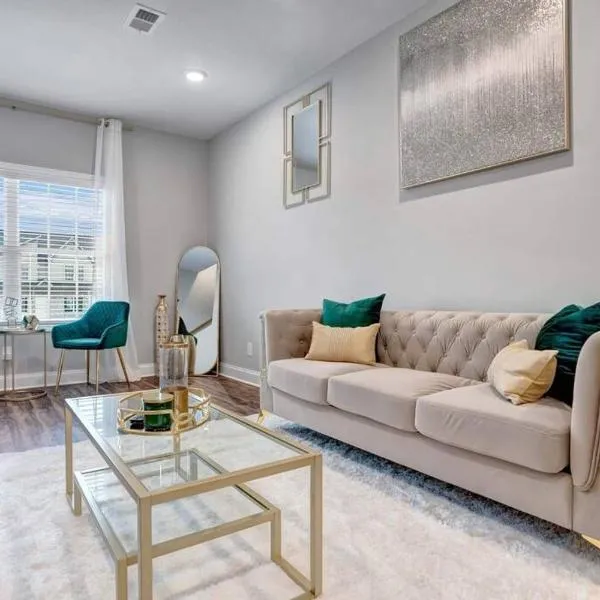 A Taste of Luxe: Upscale Condo Near Nashville and Ft Campbell, hotel u gradu Klarksvil