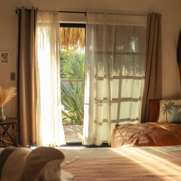 Casa MexiBali, Suite Mexi, hotel v destinaci Troncones