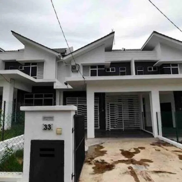 Nurul Homestay Ajil, hotel in Bukit Payong