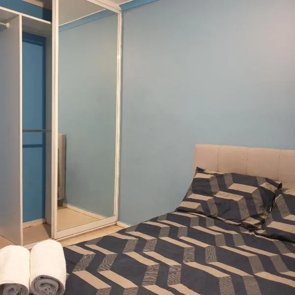 Private room with shared facilities W, hotel em Werribee