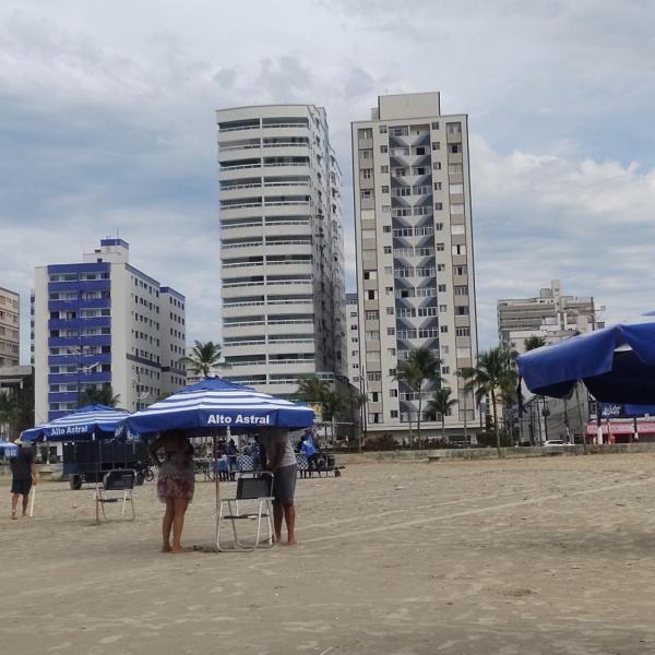 Apto Studio Praia Grande Frente e vista para o Mar pé na areia Guilhermina - Foto 3