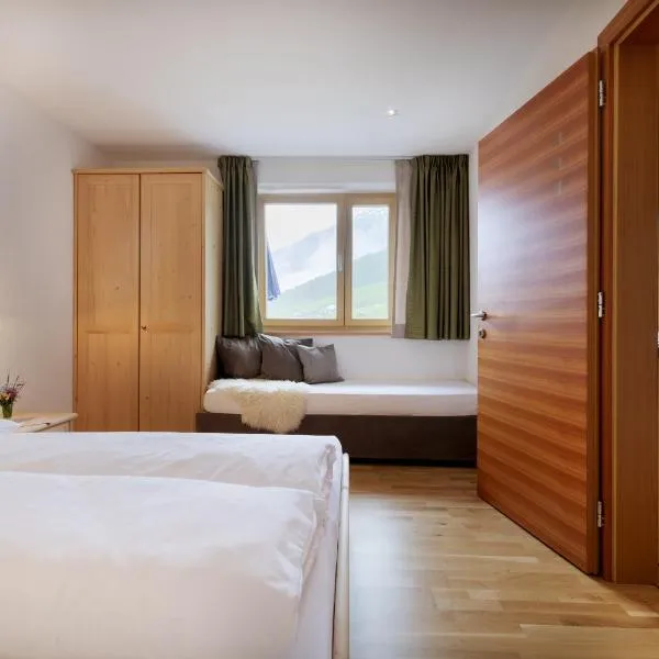 Ausserglieshof Wohnung Portles, hotel v destinaci Malles Venosta