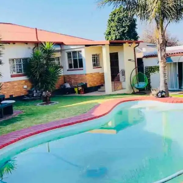 Terrys Cozy Homestay, hotel a Germiston