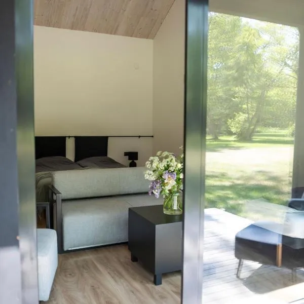 Hõbekala Guesthouse, hotel di Kalana