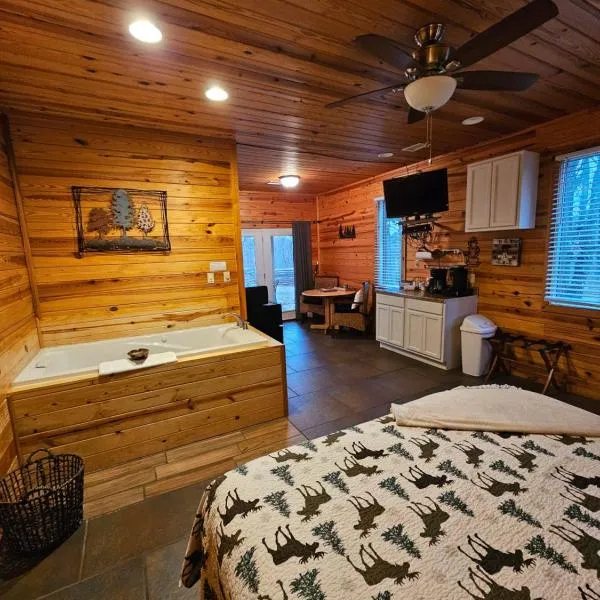 Near Beaver Lake, King BedJetted TubFire Pit #1, hotel a Eureka Springs