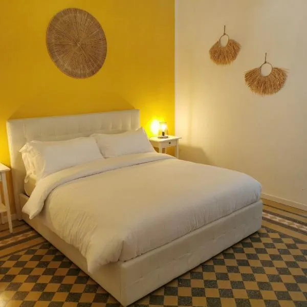 GIALLA Ridi Che Ti Passa, hotel in Alassio