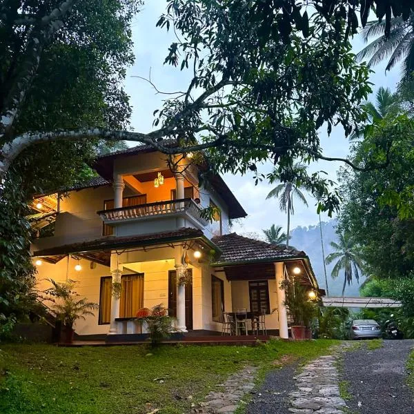 Thoppil Homestay Munnar, hótel í Kūmudi