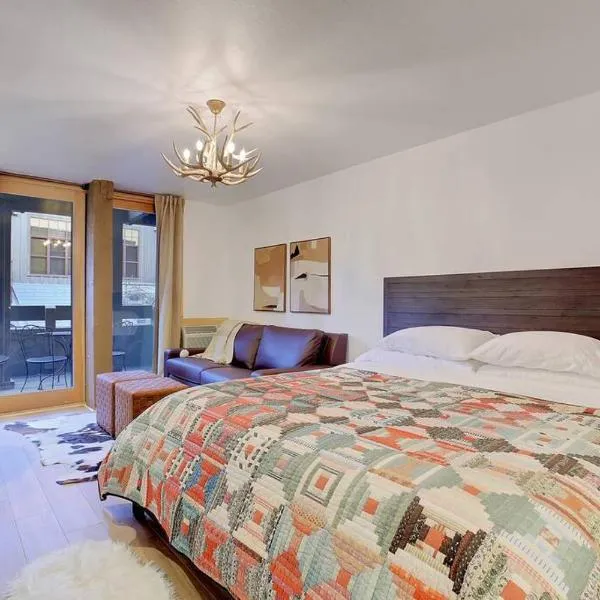 Slope Side Studio in Northstar Village!, hotel v destinaci Truckee