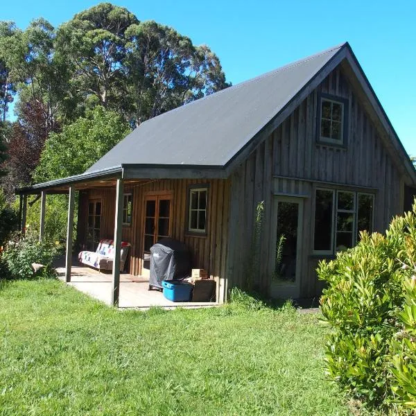 Woodland eco retreat, hotel in Pakawau