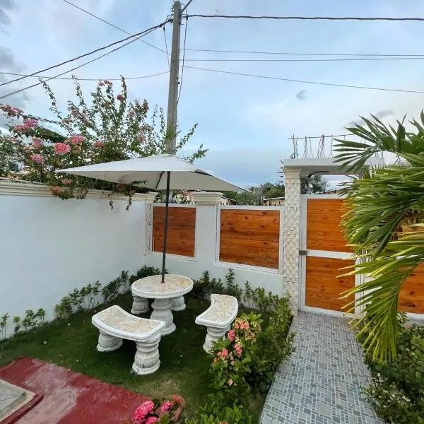 Villa confortable para 5 pesonas, hotel em Pedernales