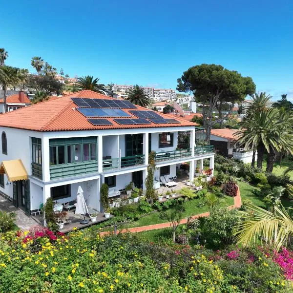Villa Erika Madeira, hotel en Caniço