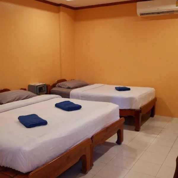 Goldbeach guesthouse, hotel in Ko Chang