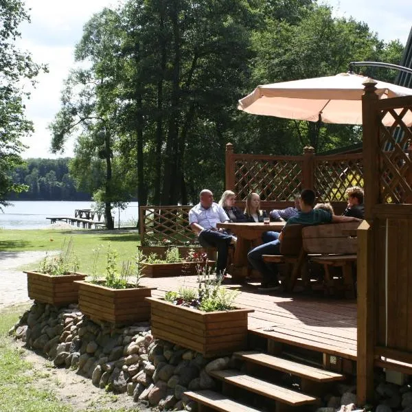 Stajnia Sarnówek Nad Jeziorem Różany, hotel v destinaci Rozajny Wielkie