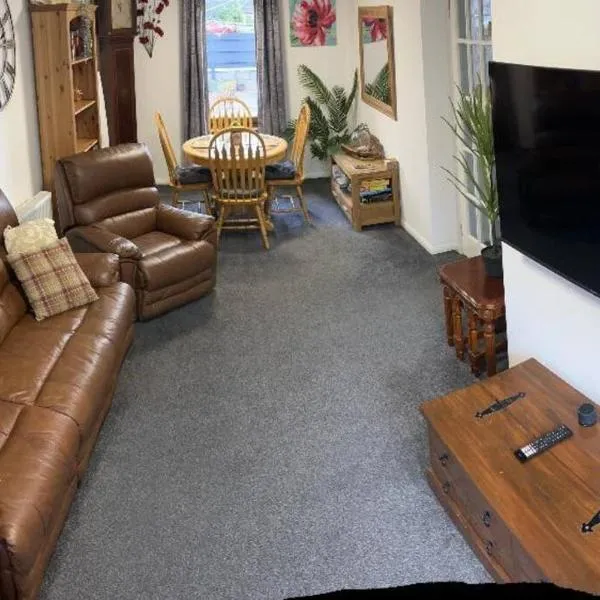 No.46, comfortable 2 bedroom property, hotel en Rothes