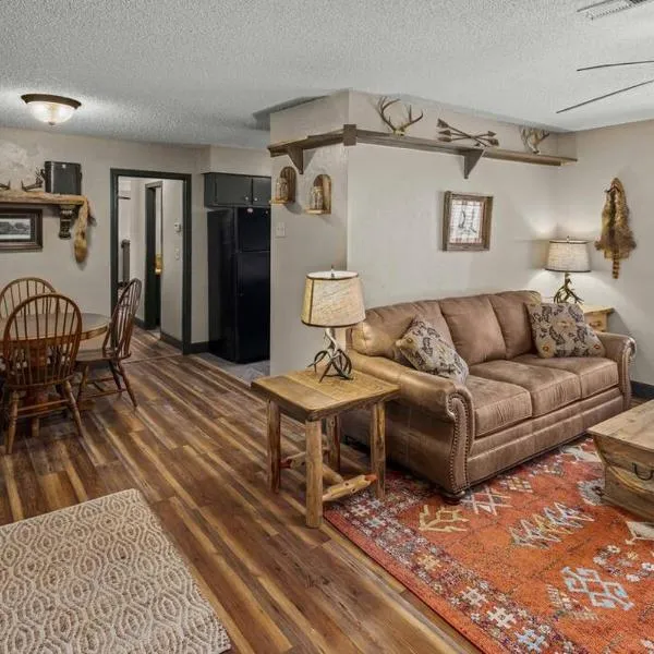 Stonegate Lodge Bear's Den Kitchen, Pool, Firepit, WIFI ,Smart TVs, hotel a Eureka Springs