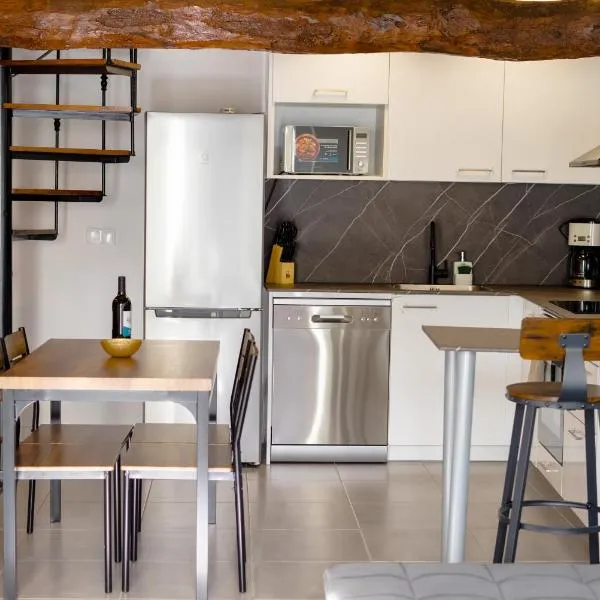 Casa Luna Rural Con Piscina y Jardín, готель у місті Оренсе