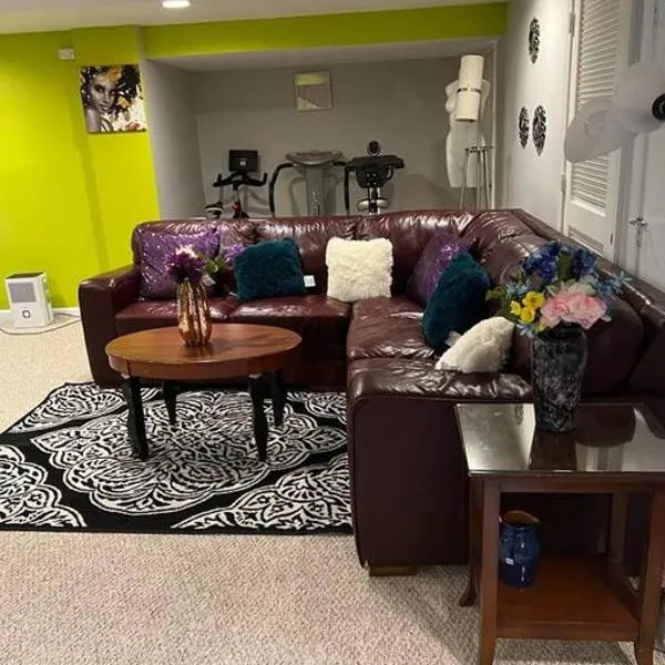 LOVELY 2 BEDROOMS APPARTEMENT, LAUNDRY/PARKING/TV, hotel v destinaci Silver Spring