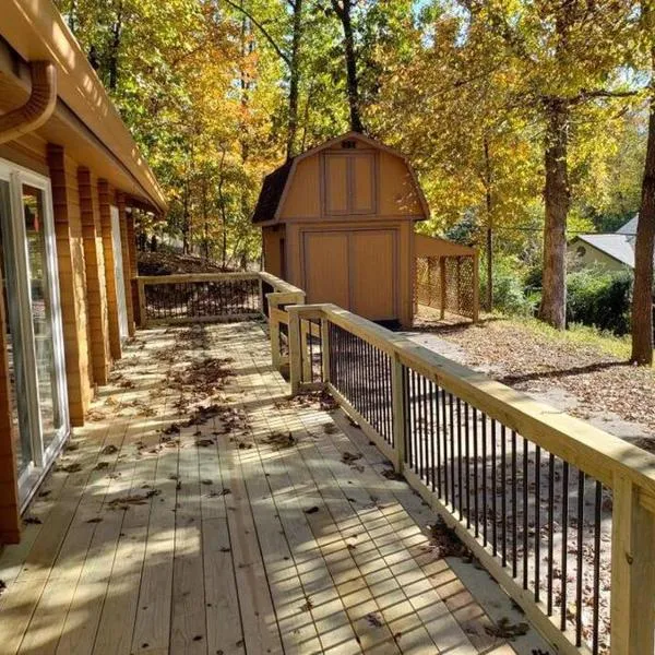 Beaver Lake Arkansas Luxury Cabin, hotel in Rogers