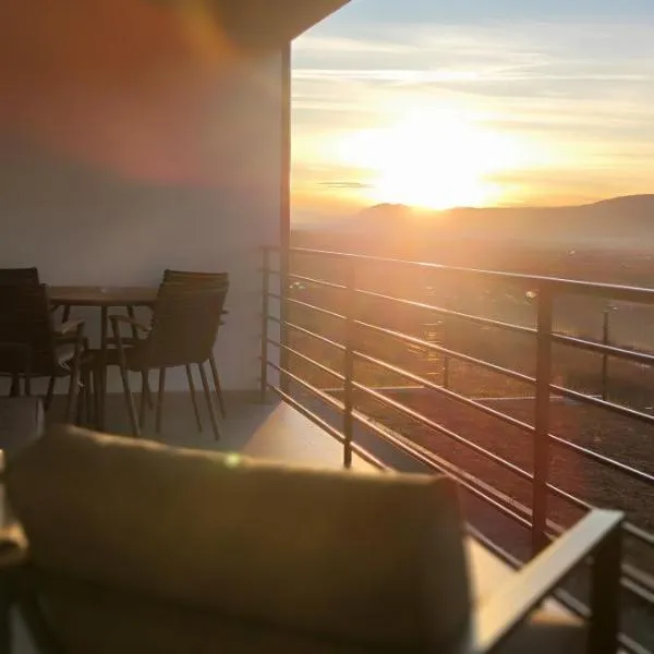 Sunset Hills Transylvania: Izvoare şehrinde bir otel