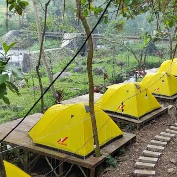 Nyiak Tanjuang camp area, hotel v destinaci Arcamanik