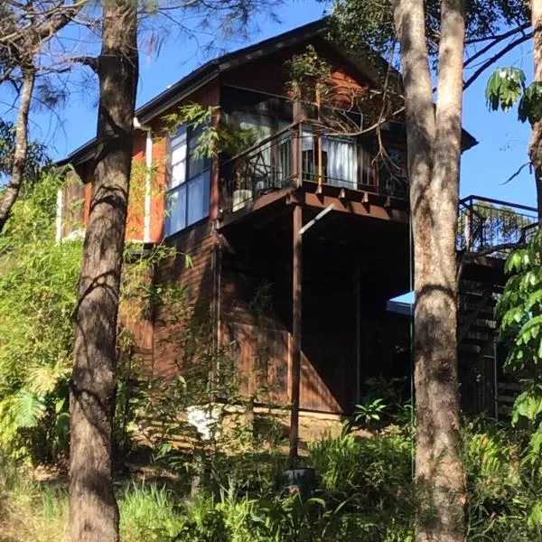 Beautifully Elevated Treehouse Apartment, hotell sihtkohas Buderim