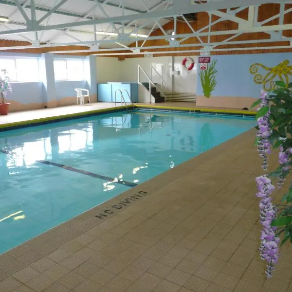 24 Gower Holiday Village, Hotel in Reynoldston