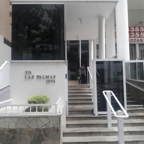 Apartamento Las Palmas - 100m da Praia Pitangueiras, Estacionamento, Café da Manhã