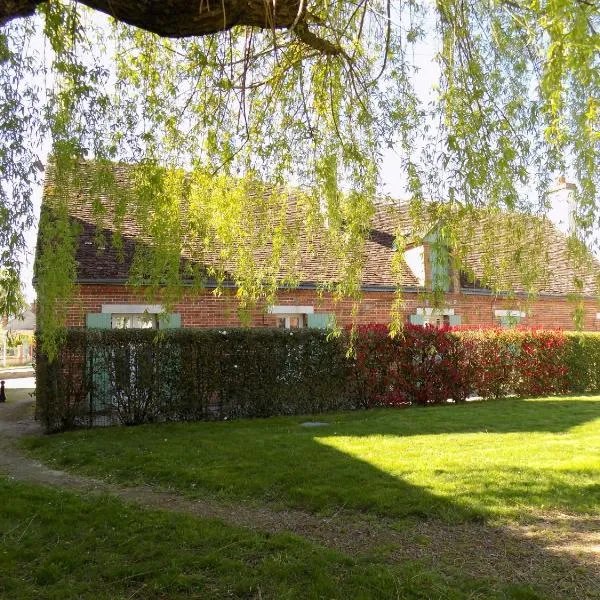 Gîte charmant en Sologne : balades, pêche, visites de châteaux, animaux bienvenus - FR-1-590-100, hotel en Villemurlin