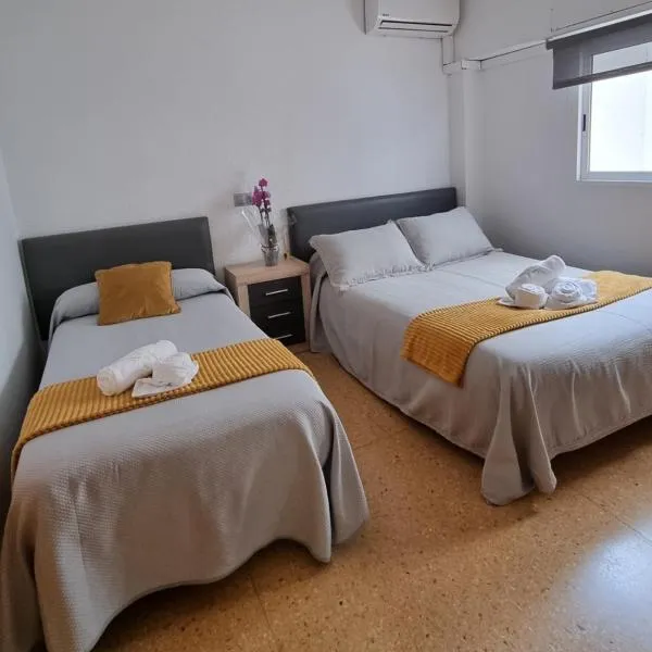 Pension Colón, hotel v destinaci San Juan de Alicante