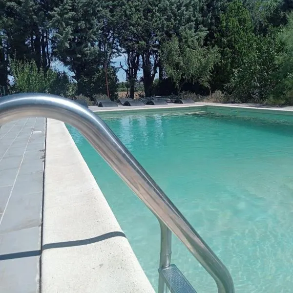 Chambre d'hôtes les garrigues, hotel v destinaci Piolenc